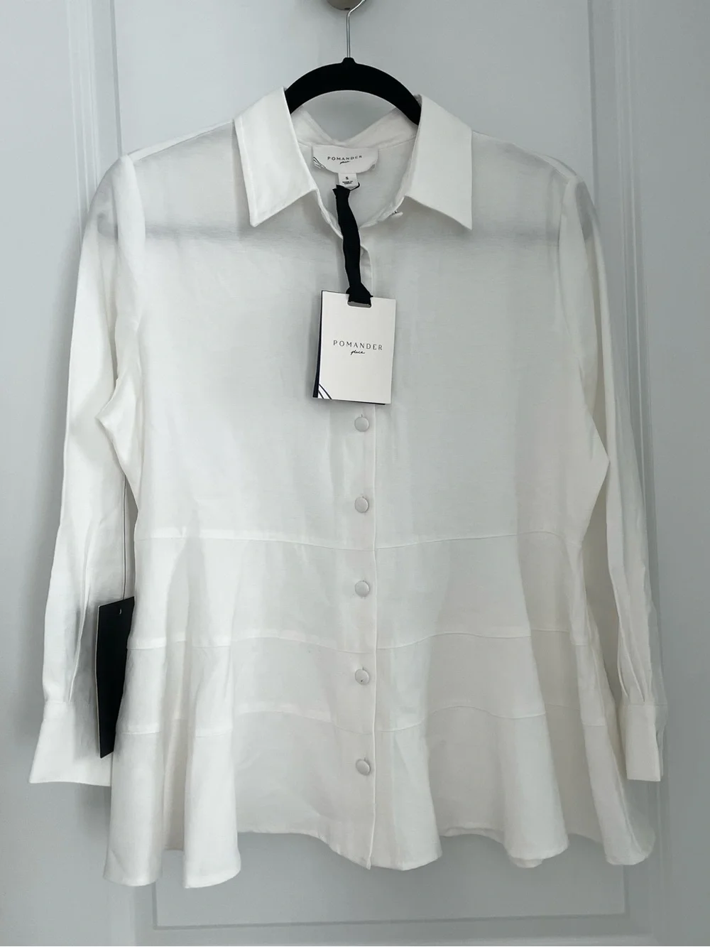 NEW Tuckernuck Pomander Place White Ashlen Blouse NWT.       1